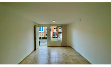 Extraordinaria casa en Cerritos Campestre Conjunto Residencial con cocina remodelada con 113 m2. Cerritos. Pereira - Colombia.