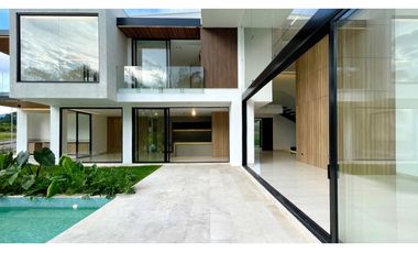 Majestuosa casa campestre minimalista con piscina en Malabar Condominio Campestre. Cerritos. Pereira - Colombia.