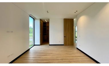 Majestuosa casa campestre minimalista con piscina en Malabar Condominio Campestre. Cerritos. Pereira - Colombia.