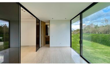 Majestuosa casa campestre minimalista con piscina en Malabar Condominio Campestre. Cerritos. Pereira - Colombia.