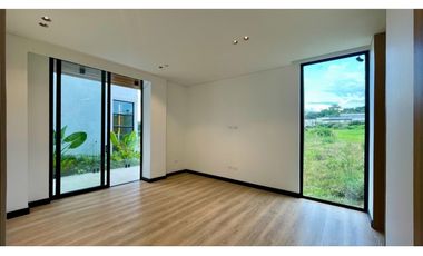 Majestuosa casa campestre minimalista con piscina en Malabar Condominio Campestre. Cerritos. Pereira - Colombia.
