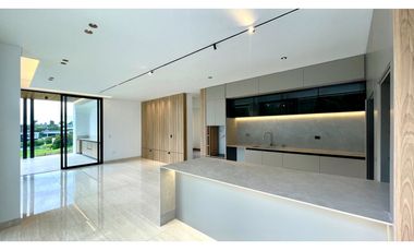 Majestuosa casa campestre minimalista con piscina en Malabar Condominio Campestre. Cerritos. Pereira - Colombia.