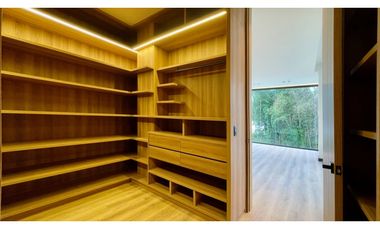 Majestuosa casa campestre minimalista con piscina en Malabar Condominio Campestre. Cerritos. Pereira - Colombia.