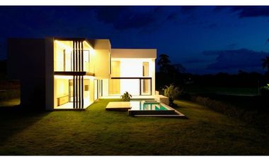 Majestuosa casa campestre minimalista con piscina en Malabar Condominio Campestre. Cerritos. Pereira - Colombia.