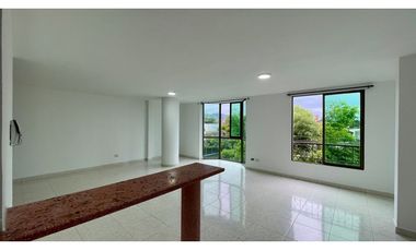 Apartamento en Santa Mónica con 100 m2 3 alcobas y 2 baños.