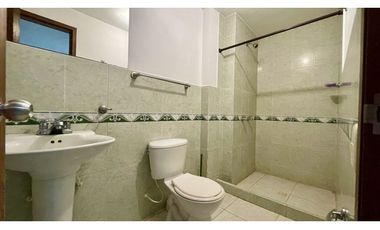 Apartamento en Santa Mónica con 100 m2 3 alcobas y 2 baños.