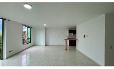 Apartamento en Santa Mónica con 100 m2 3 alcobas y 2 baños.