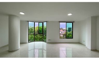 Apartamento en Santa Mónica con 100 m2 3 alcobas y 2 baños.