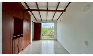 Extraordinaria casa en Belmonte Conjunto Residencial con 110 m2. Pereira - Colombia.