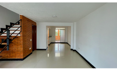 Extraordinaria casa en Belmonte Conjunto Residencial con 110 m2. Pereira - Colombia.