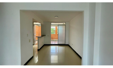 Extraordinaria casa en Belmonte Conjunto Residencial con 110 m2. Pereira - Colombia.