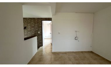 Magnifica Casa Esquinera en Cerritos campestre