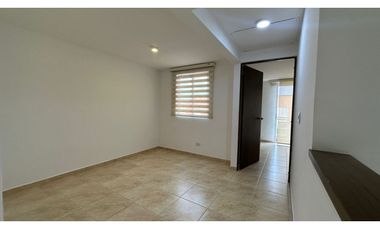 Magnifica Casa Esquinera en Cerritos campestre