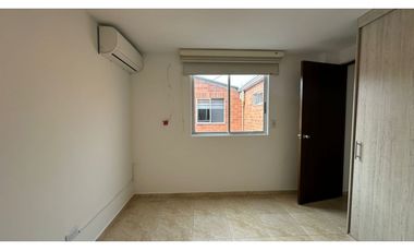 Magnifica Casa Esquinera en Cerritos campestre