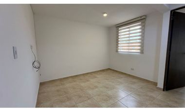 Magnifica Casa Esquinera en Cerritos campestre