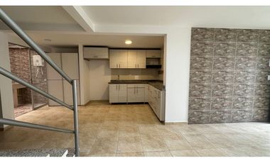 Magnifica Casa Esquinera en Cerritos campestre