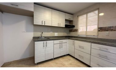 Magnifica Casa Esquinera en Cerritos campestre