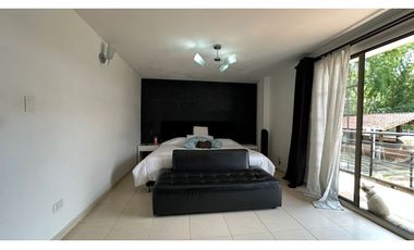 Hermosa Casa Esquinera, sector Jardín av Sur