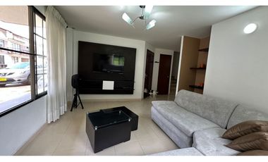 Hermosa Casa Esquinera, sector Jardín av Sur