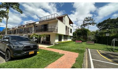 Hermosa Casa Esquinera, sector Jardín av Sur