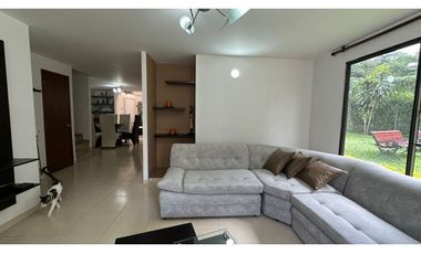 Hermosa Casa Esquinera, sector Jardín av Sur