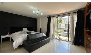 Hermosa Casa Esquinera, sector Jardín av Sur