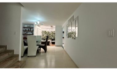 Hermosa Casa Esquinera, sector Jardín av Sur