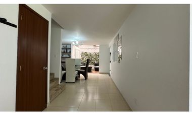 Hermosa Casa Esquinera, sector Jardín av Sur