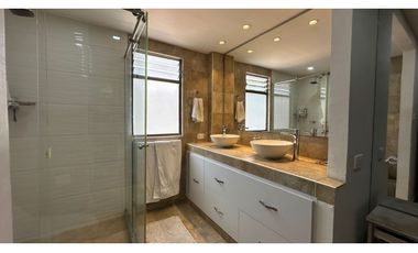 Hermosa Casa Esquinera, sector Jardín av Sur