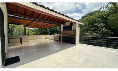 Hermosa Casa Esquinera, sector Jardín av Sur