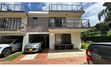 Hermosa Casa Esquinera, sector Jardín av Sur