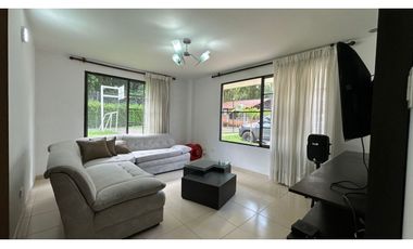 Hermosa Casa Esquinera, sector Jardín av Sur