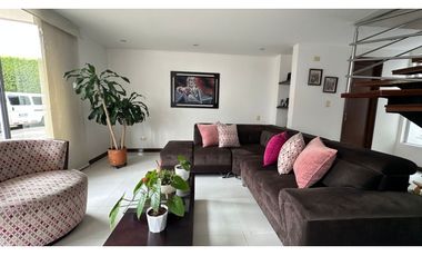 Extraordinaria casa con 155 m2 en La Villa Olimpica.