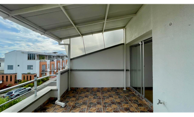 Extraordinaria casa remodelada en Belmonte Conjunto Residencial con 110 m2 y 3 alcobas. Pereira - Colombia.