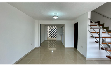 Extraordinaria casa remodelada en Belmonte Conjunto Residencial con 110 m2 y 3 alcobas. Pereira - Colombia.