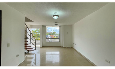 Extraordinaria casa remodelada en Belmonte Conjunto Residencial con 110 m2 y 3 alcobas. Pereira - Colombia.