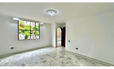 Extraordinario apartamento con ascensor privado en venta. Pereira, Pinares.