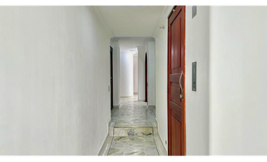 Extraordinario apartamento con ascensor privado en venta. Pereira, Pinares.