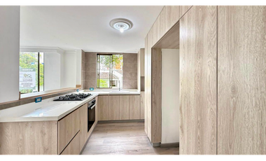 Extraordinario apartamento con ascensor privado en venta. Pereira, Pinares.