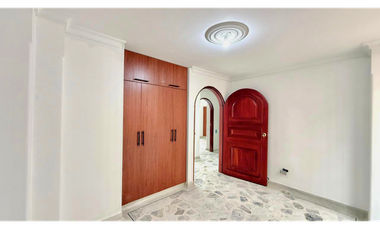 Extraordinario apartamento con ascensor privado en venta. Pereira, Pinares.