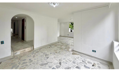 Extraordinario apartamento con ascensor privado en venta. Pereira, Pinares.