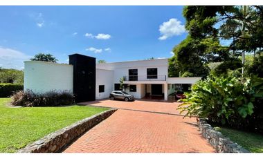 Hermosa casa en Condominio en Cerritos. Pereira-Colombia.