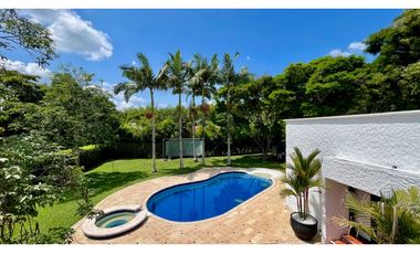 Hermosa casa en Condominio en Cerritos. Pereira-Colombia.