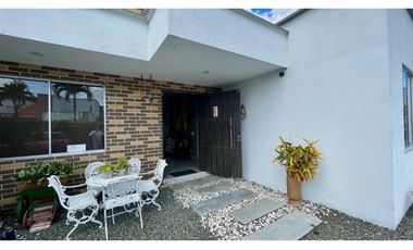 Extraordinaria casa campestre de un solo nivel en Las Margaritas Condominio Campestre. Combia. Pereira - Colombia.