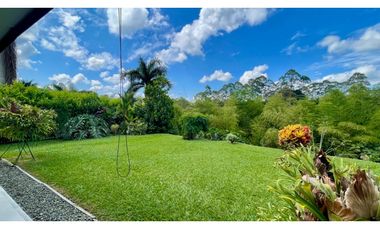 Extraordinaria casa campestre de un solo nivel en Las Margaritas Condominio Campestre. Combia. Pereira - Colombia.