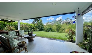 Extraordinaria casa campestre de un solo nivel en Las Margaritas Condominio Campestre. Combia. Pereira - Colombia.