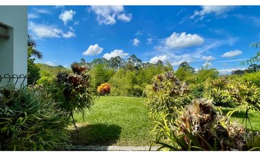 Extraordinaria casa campestre de un solo nivel en Las Margaritas Condominio Campestre. Combia. Pereira - Colombia.