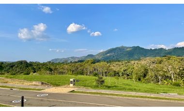 Majestuoso terreno con bosque nativo y vista a los nevados en Tipuana Condominio Campestre. Cerritos. Pereira - Colombia.