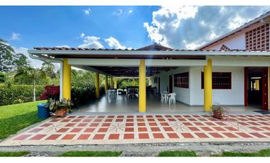 Majestuosa casa campestre vía Alcala ideal para Hotel Campestre. Hacienda Cafetera. Pereira - Colombia.