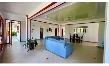 Majestuosa casa campestre vía Alcala ideal para Hotel Campestre. Hacienda Cafetera. Pereira - Colombia.